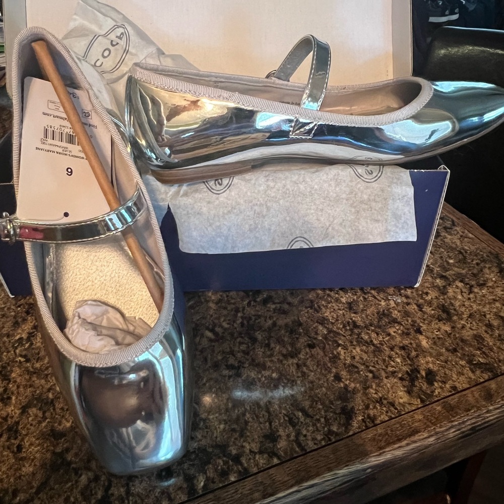Women's Silver Mary Jane Shoes - Picture 3 of 5